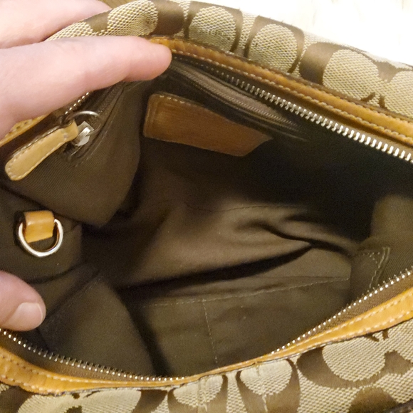 Coach 9363 East West Demi Baguette Gently Used Condition - Picture 3 of 15